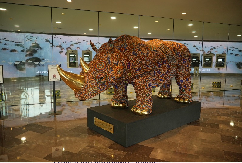 EL ARTE HUICHOL DE CÉSAR MENCHACA, PRESENTE EN LA EXPOSICIÓN “MURMULLOS DE LA NATURALEZA”, EN LA TORRE BBVA MÉXICO