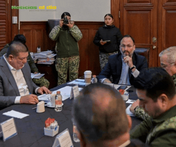 MARU CAMPOS DA SEGUIMIENTO A ESTRATEGIAS DE SEGURIDAD EN SESIÓN DE LA MESA ESTATAL DE CONSTRUCCIÓN DE PAZ