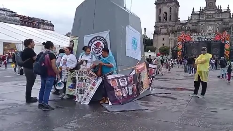 FAMILIARES DE PERSONAS DESAPARECIDAS LEVANTARON EL PLANTÓN ESTE DOMINGO DEL ZÓCALO DE LA CIUDAD DE MÉXICO