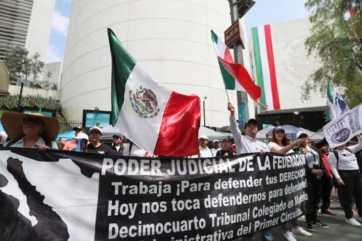 SUSPENDEN SESIÓN DE ESTE MARTES DE LA CÁMARA DE DIPUTADOS POR PROTESTAS EN SAN LÁZARO