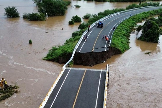 INFORMA SICT INCIDENCIAS EN LA RED CARRETERA FEDERAL TRAS EL PASO DEL HURACÁN JOHN