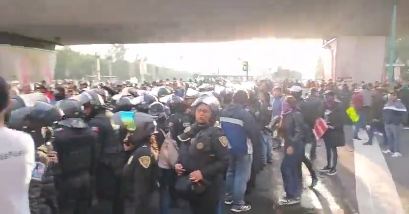 TRABAJADORES DEL PODER JUDICIAL PROTESTAN AFUERA DE SAN LÁZARO