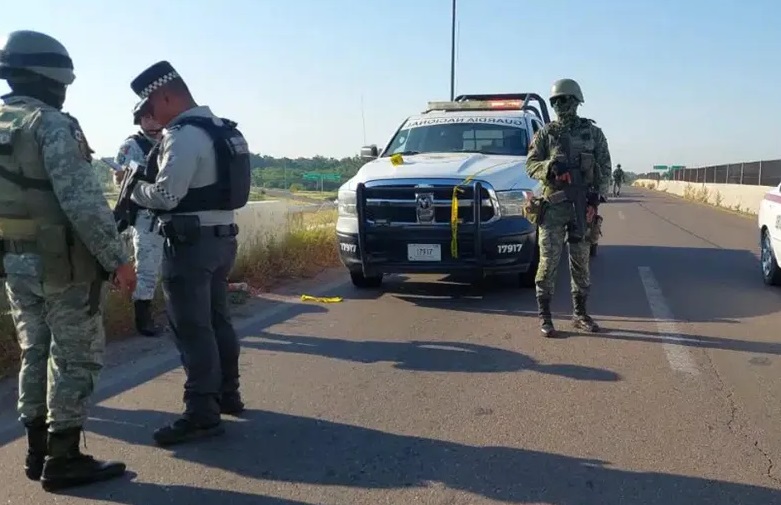 AUTORIDADES ACORDONAN EL ÁREA EN QUE SE ENCONTRÓ EL CADÁVER DE UN HOMBRE, EN CULIACÁN.