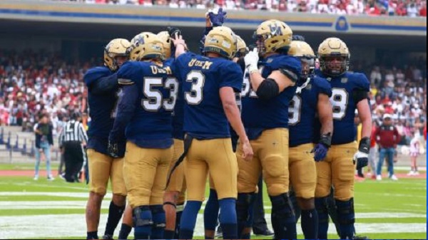 PUMAS CU DERROTÓ A LAS ÁGUILAS BLANCAS DEL IPN POR MARCADOR DE 35-10 