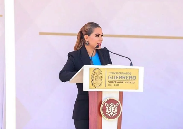 ABANDONA EVELYN SALGADO A CHILPANCINGO