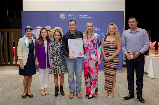 RECONOCE ALCALDE LABOR DE LAS MUJERES RURALES EN CHIHUAHUA