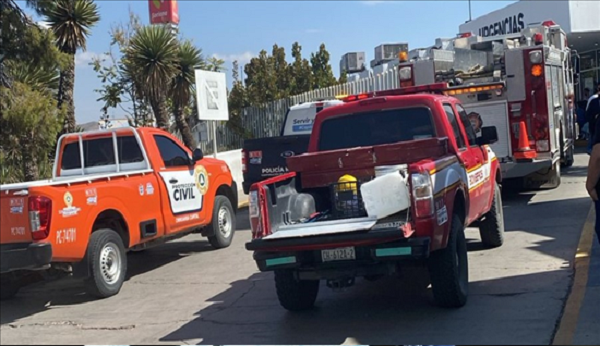 CONTROLAN BOMBEROS Y PROTECCIÓN CIVIL MUNICIPAL FUGA DE OXÍGENO EN EL ISSSTE