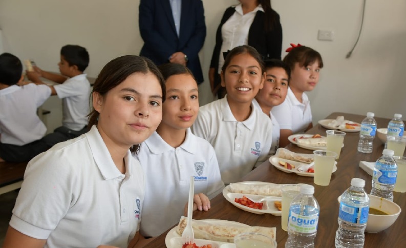 APOYA ESTADO CON ALIMENTACIÓN A 85 ESTUDIANTES EN SITUACIÓN DE VULNERABILIDAD DE CAMARGO