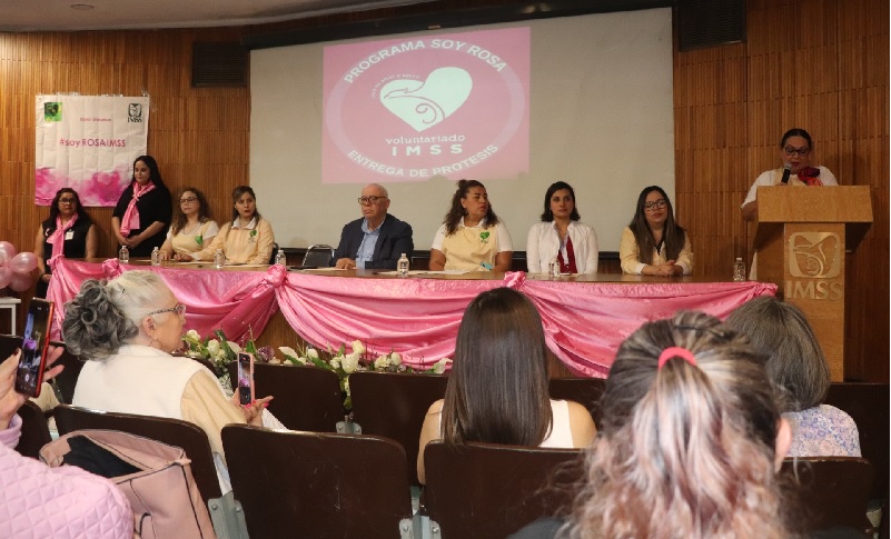 VOLUNTARIADO DEL IMSS CHIHUAHUA ENTREGA PRÓTESIS ARTESANALES A PACIENTES DE MASTECTOMÍA