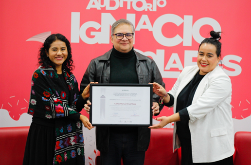 RECIBE CARLOS MANUEL CRUZ MEZA EL PREMIO BELLAS ARTES DE CRÓNICA LITERARIA “CARLOS MONTEMAYOR” 2024