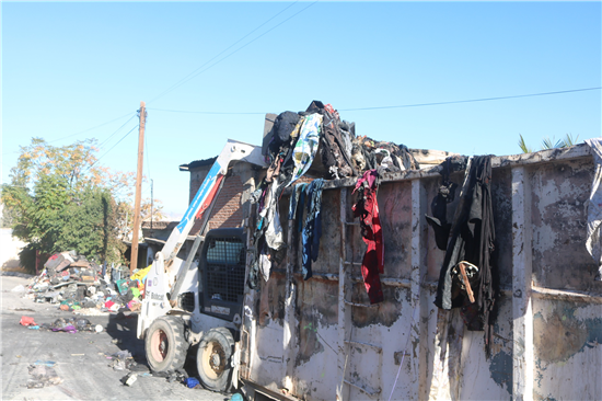 LIMPIA GOBIERNO MUNICIPAL CASA DE ACUMULADOR EN EL CERRO DE LA CRUZ