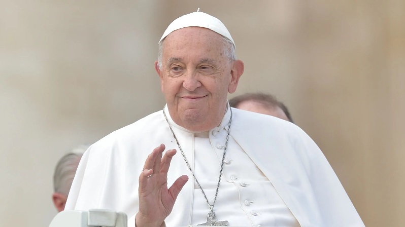 EL VATICANO CONFIRMÓ QUE EL PAPA FRANCISCO SE ASOMARÁ DESDE LA VENTANA DE SU APARTAMENTO EN EL HOSPITAL GEMELLI DE ROMA