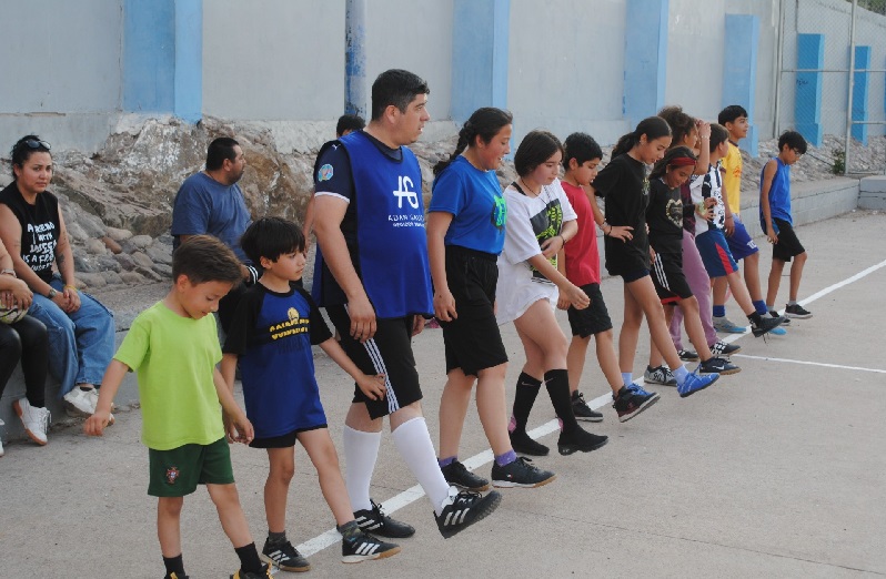 DIALOGA REGIDOR GALICIA CON DEPORTISTAS EN SU VISITA AL 