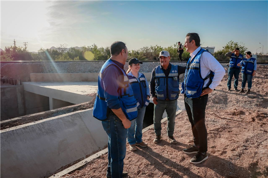 RECORRE Y SUPERVISA ALCALDE BONILLA OBRAS HÍDRICAS AL SUR DE LA CIUDAD