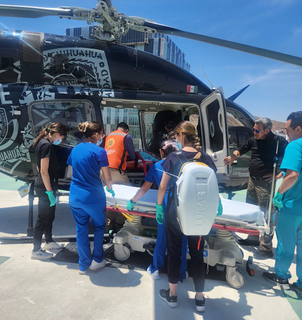 REALIZAN CEPC Y SSPE TRASLADO AEROMÉDICO DE TERCERA VÍCTIMA TRAS ACCIDENTE AUTOMOVILÍSTICO EN GUACHOCHI