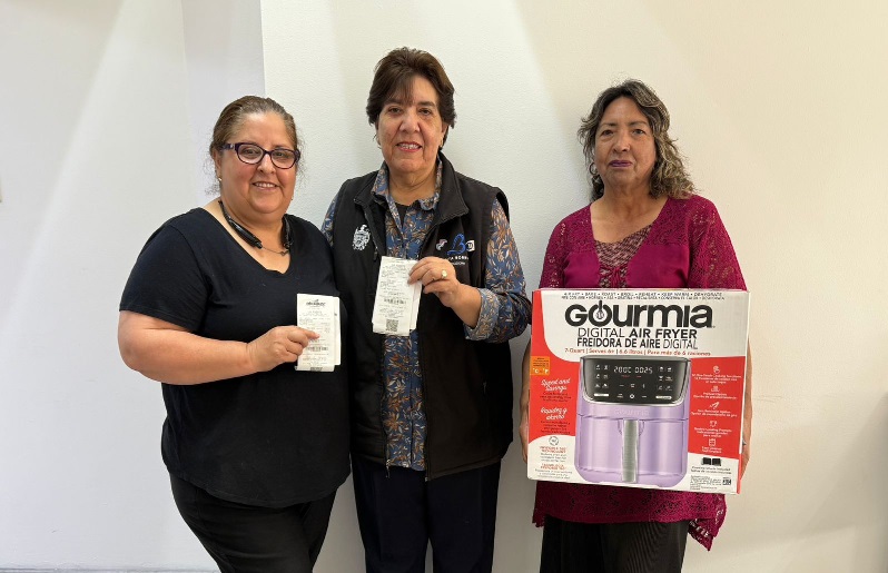 RECONOCE LUPITA BORRUEL A PROMOTORAS VOLUNTARIAS POR SU LABOR EN LA COMUNIDAD EN EL MARCO DEL DÍA DE LAS MADRES