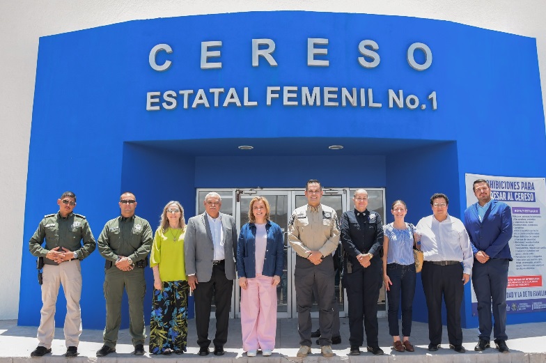 MARU CAMPOS RECORRE ESTANCIA INFANTIL MONTESSORI DEL CERESO N° 1 DE AQUILES SERDÁN