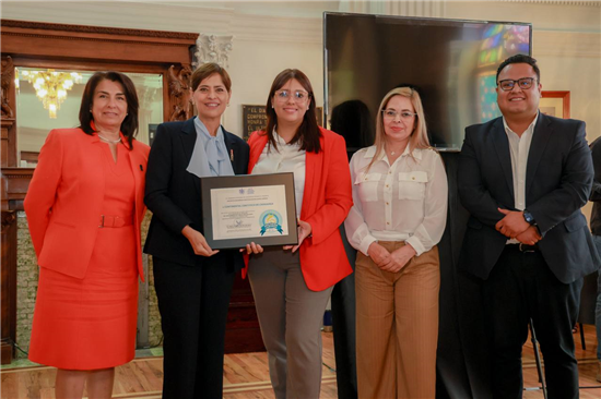 RECONOCE GOBIERNO MUNICIPAL A EMPRESAS INCLUYENTES DURANTE SESIÓN DE CABILDO