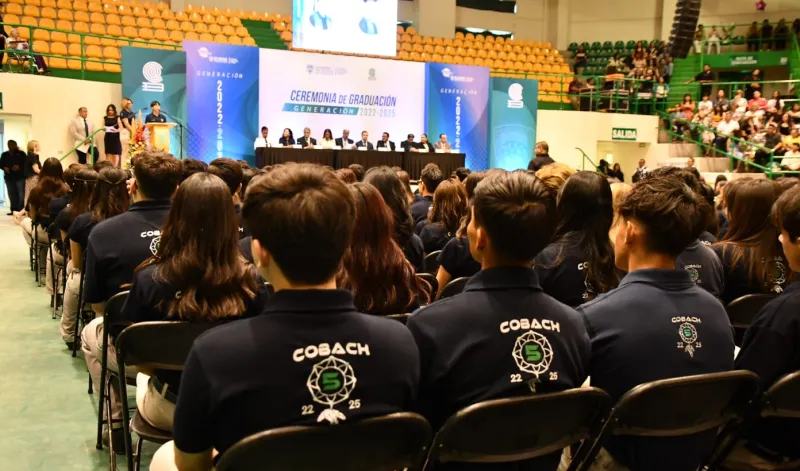 ENTREGA TITULAR DE LA SEYD CERTIFICADOS A 1,351 ESTUDIANTES DE LOS PLANTELES 5 Y 6 DEL COBACH EN JUÁREZ