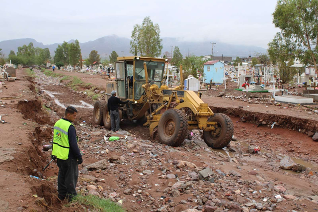 RESULTAN CON DAÑOS 20 LÁPIDAS DEL PANTEÓN MUNICIPAL 3 POR TORMENTA