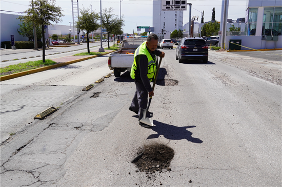 ATIENDE MUNICIPIO BACHES CON MEZCLA FRÍA Y MATERIAL FRESADO COMO MEDIDA TEMPORAL