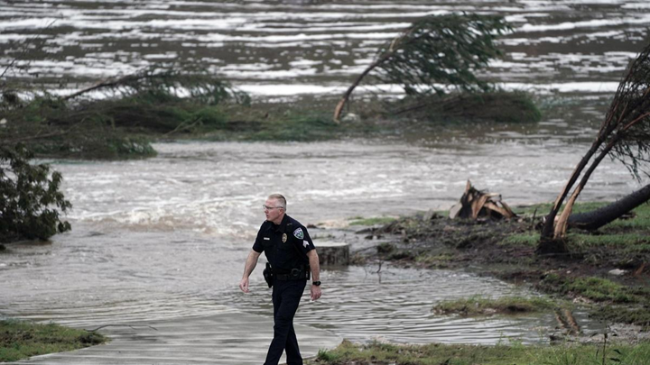 SUMAN MÁS DE 100 MUERTOS POR LAS INUNDACIONES DE LOS ÚLTIMOS DÍAS EN EL SUR DE TEXAS