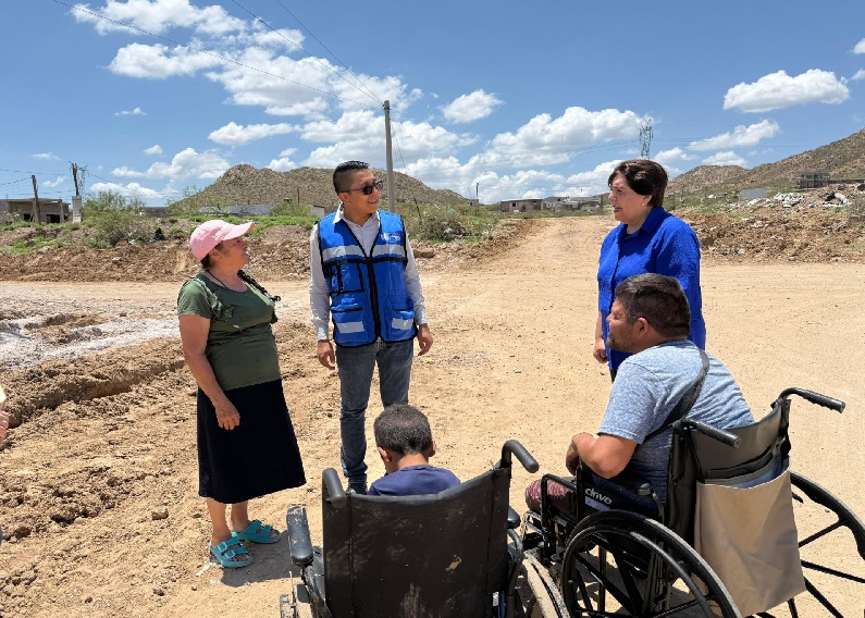 ENTREGAN LUPITA BORRUEL Y RUEDAS PARA LA HUMANIDAD APOYO EN VISTAS CERRO GRANDE