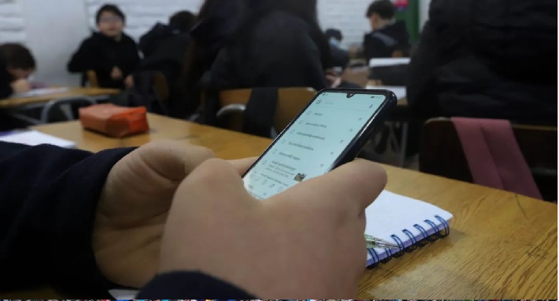  APRUEBAN EN CONGRESO DE QUERETARO REFORMA PARA PROHIBIR USO DE CELULARES EN ESCUELAS