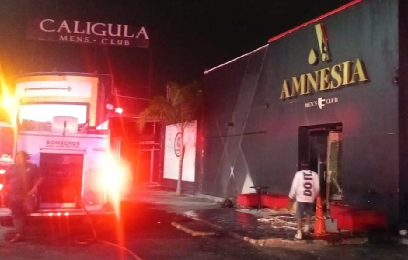 ATACAN A BALAZOS EL ANTRO “AMNESIA” Y LUEGO LE PRENDEN FUEGO EN LA CARRETERA 57