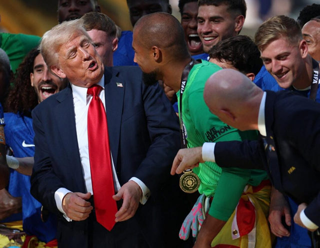 DONALD TRUMP ELIGIÓ ESTE DOMINGO AL FUTBOLISTA BRASILEÑO PELÉ COMO EL ‘MEJOR DE TODOS LOS TIEMPOS’