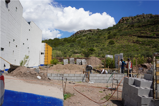 INICIA GOBIERNO MUNICIPAL AMPLIACIÓN DEL SALÓN DE LA COMUNIDAD DE EL VALLECILLO