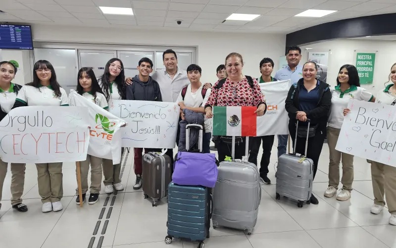 ALUMNOS DEL CECYTECH GANAN BRONCE EN CONCURSO DE CIENCIA Y TECNOLOGÍA EN CHILE