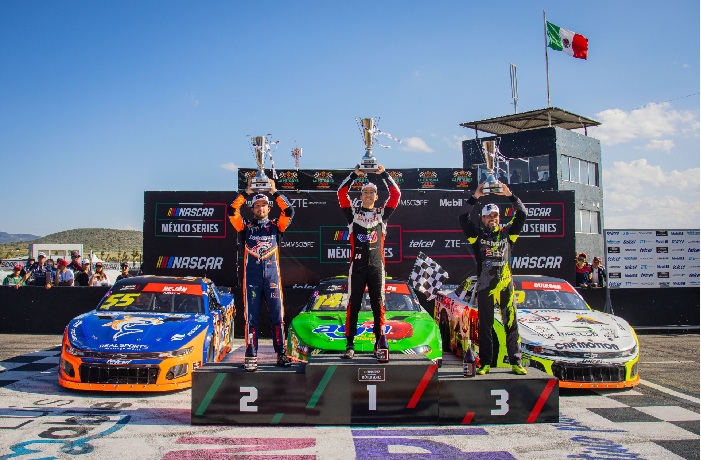 ALEX DE ALBA GANA LA TERCERA CARRERA DE PLAYOFFS EN SAN LUIS POTOSí, DENTRO DE NASCAR MÉXICO SERIES