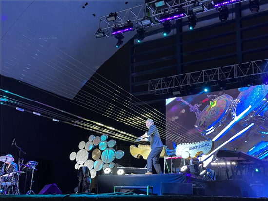 WILLIAM CLOSE & THE EARTH HARP COLLECTIVE DESLUMBRA A FAMILIAS EN EL FICUU 2025