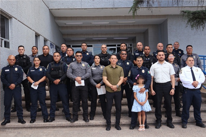 ENTREGA MUNICIPIO “CHEQUES DE ALTO IMPACTO” A 49 POLICÍAS MUNICIPALES