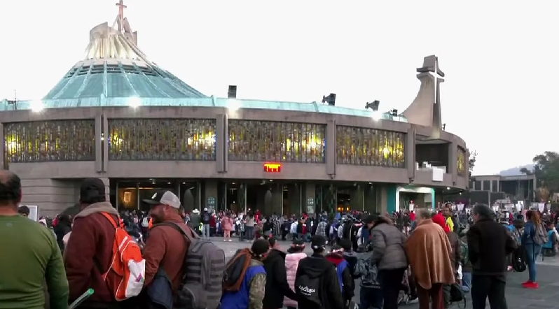CIENTOS DE PEREGRINOS LLEGAN DESDE ATLACOMULCO A LA BASÍLICA