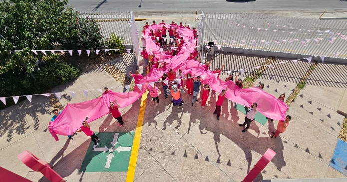REALIZA IMSS CHIHUAHUA “LAZO ROSA”, PARA REFRENDAR SU COMPROMISO EN LA PREVENCIÓN Y ATENCIÓN AL CÁNCER DE MAMA 