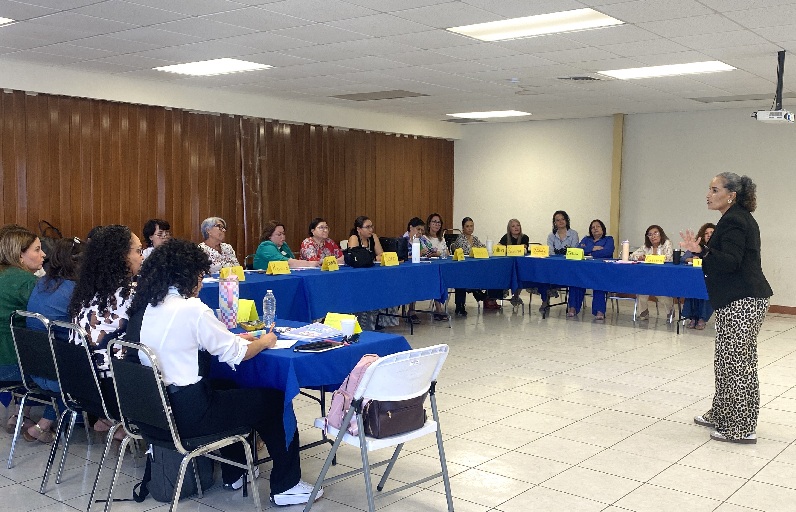 CAPACITAN A PERSONAL EDUCATIVO EN RESOLUCIÓN PACÍFICA DE CONFLICTOS ESCOLARES