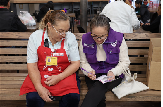 ENTREGA MUNICIPIO MÁS DE 400 TARJETAS “JUNTAS PODEMOS AHORRAR” A COLABORADORAS DE CENTRO COMERCIAL