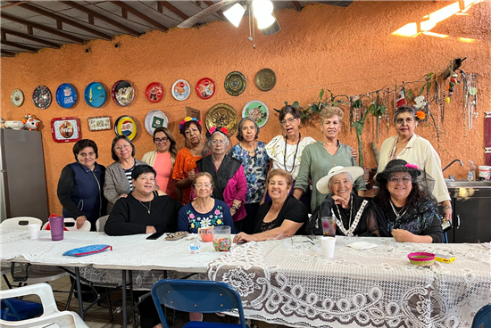 ABUELITOS DEL CLUB DEL ABUELO “DINASTÍA MODERNA” SE REÚNEN PARA MANTENERSE ACTIVOS