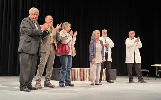 ABARROTAN CHIHUAHUENSES EL TEATRO DE LOS HÉROES PARA DISFRUTAR DE LA OBRA “LA MUJER QUE CAYÓ DEL CIELO”