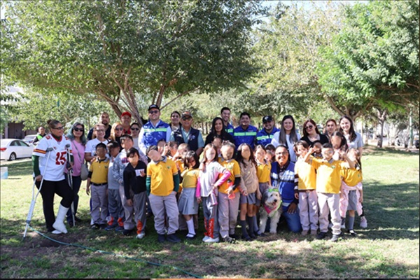 PARTICIPAN NIÑAS, NIÑOS Y MUNICIPIO EN REFORESTACIÓN DE PARQUE DE LA COLONIA ALAMEDAS