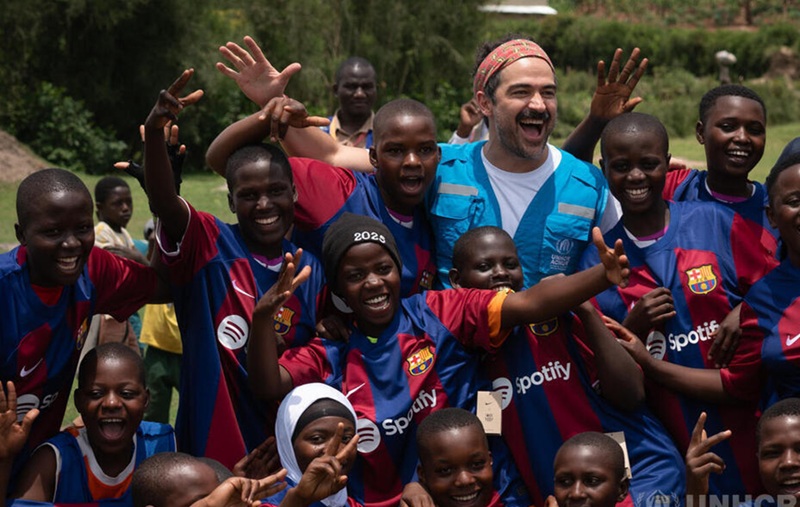 ALFONSO HERRERA LLEVA LA VOZ DE REFUGIADOS Y PERSONAS DESPLAZADAS A LA COP30