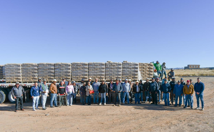APOYA ESTADO A 75 FAMILIAS DEL FRENTE DEMOCRÁTICO CAMPESINO DE GUERRERO CON CEMENTO PARA MEJORAR SUS VIVIENDAS