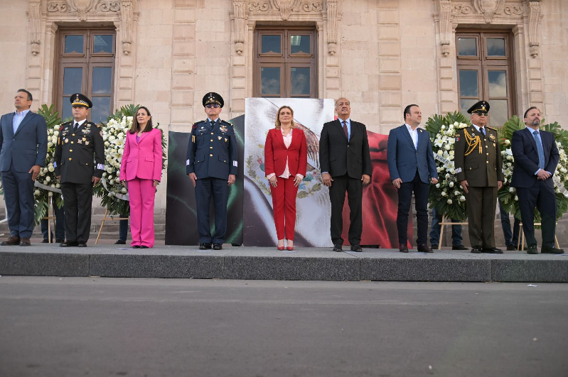 ENCABEZA MARU CAMPOS DESFILE CONMEMORATIVO POR EL 115 ANIVERSARIO DEL INICIO DE LA REVOLUCIÓN MEXICANA
