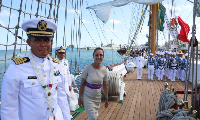 ABORDA POR PRIMERA VEZ CLAUDIA SHEINBAUM EL BUQUE ESCUELA CUAUHTÉMOC