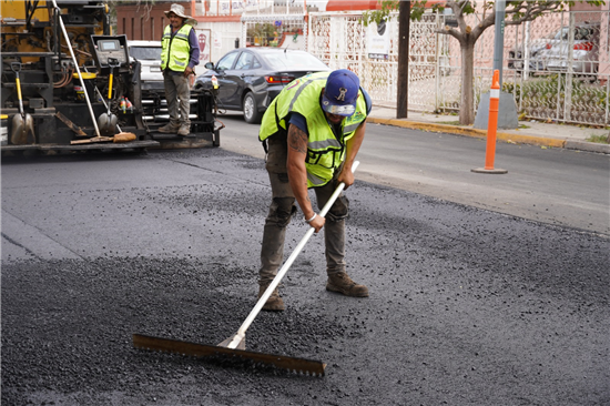 PARA UNA MEJOR CIRCULACIÓN, TRABAJA MUNICIPIO EN RECARPETEO DE VARIAS ZONAS AL NORTE DE LA CIUDAD