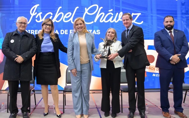 MARU CAMPOS INAUGURA EL CENTRO DE CONVENCIONES CENTENARIO TRES CULTURAS EN CUAUHTÉMOC