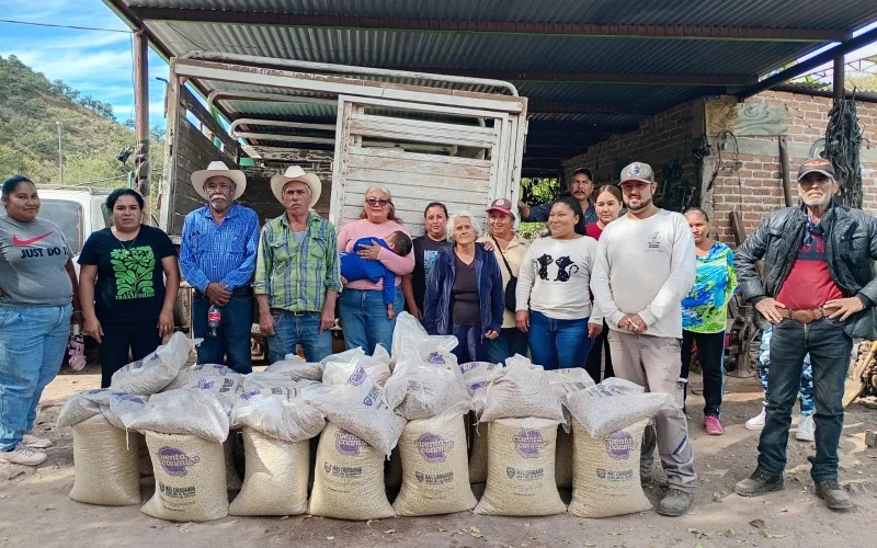 DISTRIBUYE GOBIERNO DEL ESTADO 5.6 TONELADAS DE MAÍZ Y FRIJOL EN GUAZAPARES