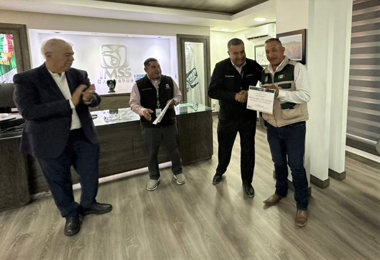 RECONOCE IMSS CHIHUAHUA A BRIGADA MÉDICA QUE APOYÓ A POBLACIÓN AFECTADA EN VERACRUZ